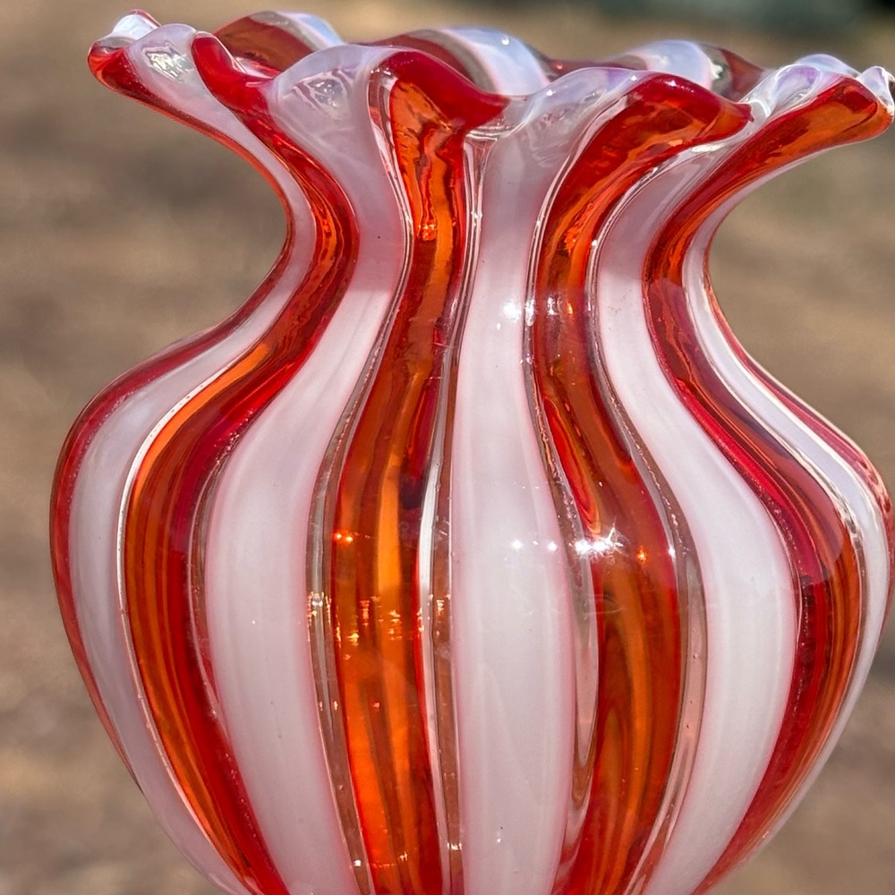 Extraordinary Vintage Cranberry Swirl Vase! - Picture 9 of 9